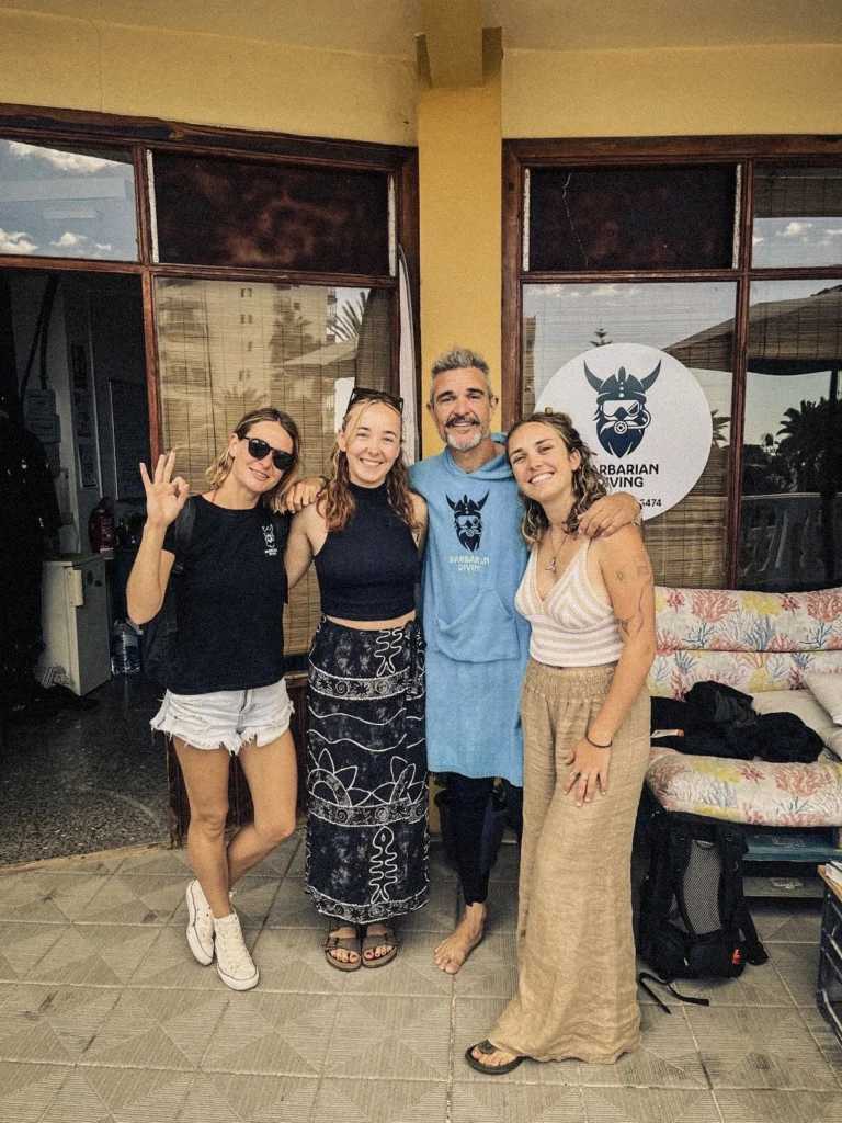 Barbarian-Diving-team-center-location-Achacay-Building-Los-Cristianos-harbor