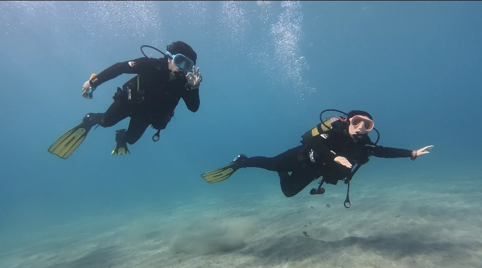 Student learning scuba diving during an Open Water Diver course in Tenerife.